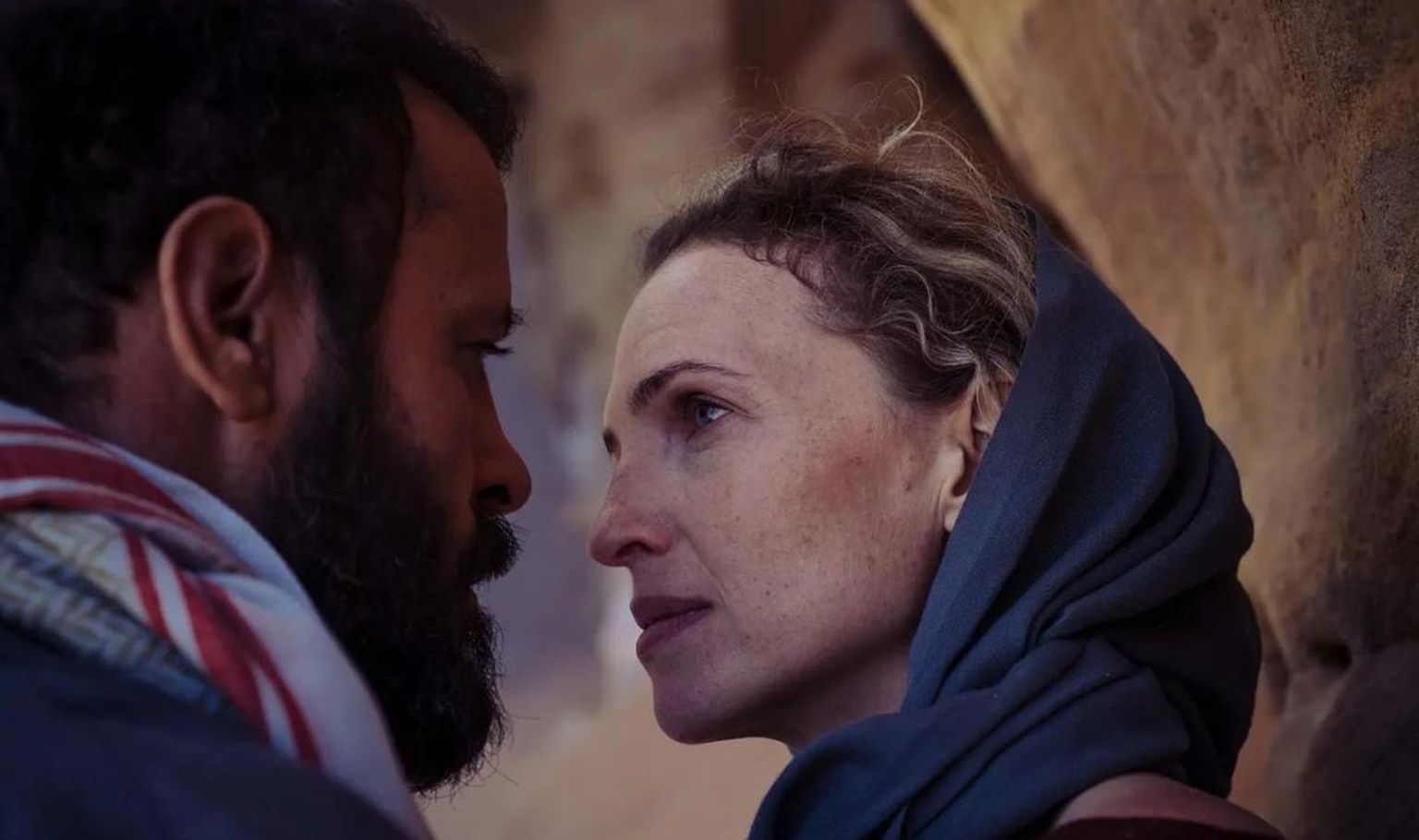 Ali Suliman ja Frida Westerdahl Kadri Kõusaare filmis «Kõrb». 