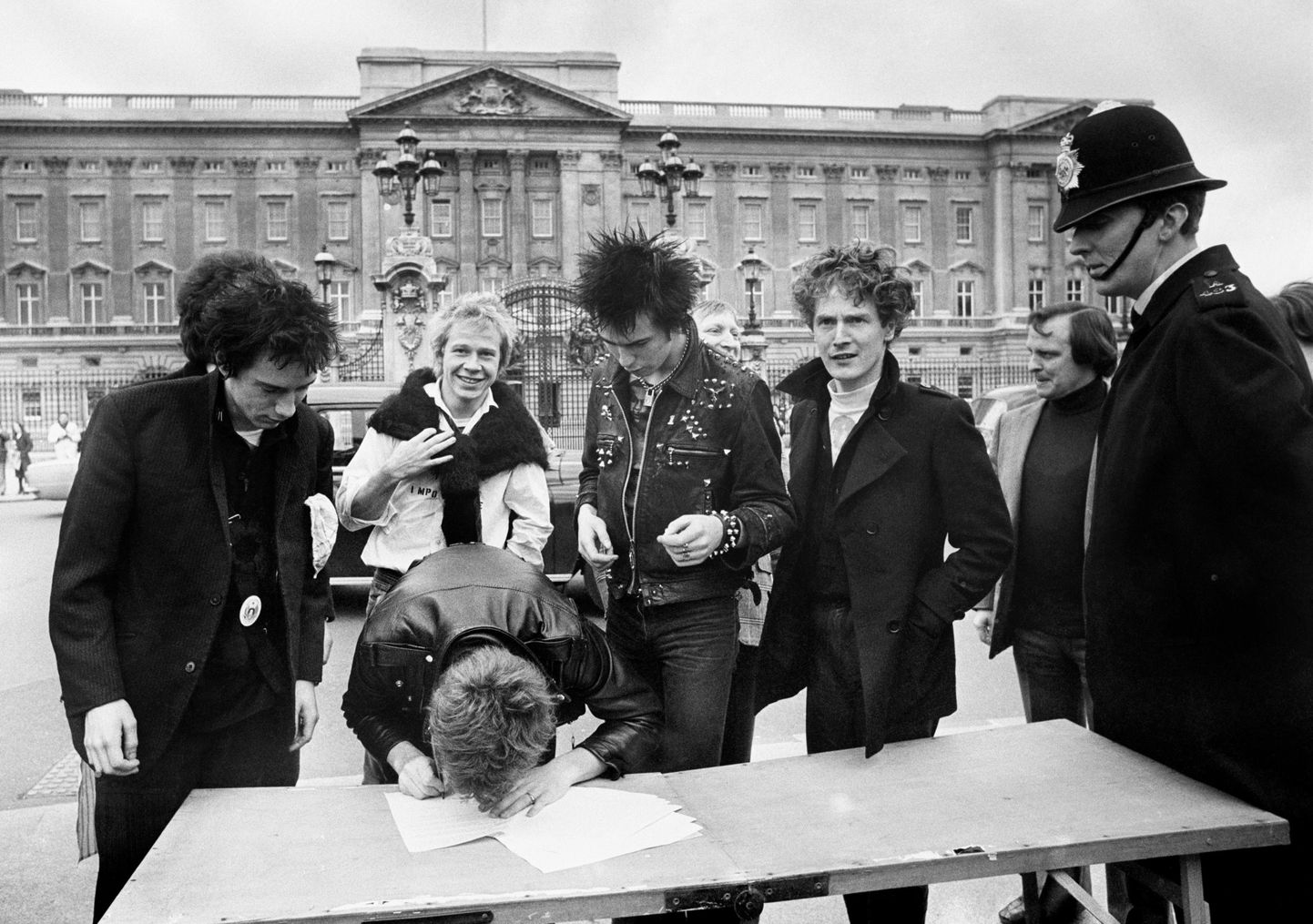 Ansambel Sex Pistols aastal 1977.