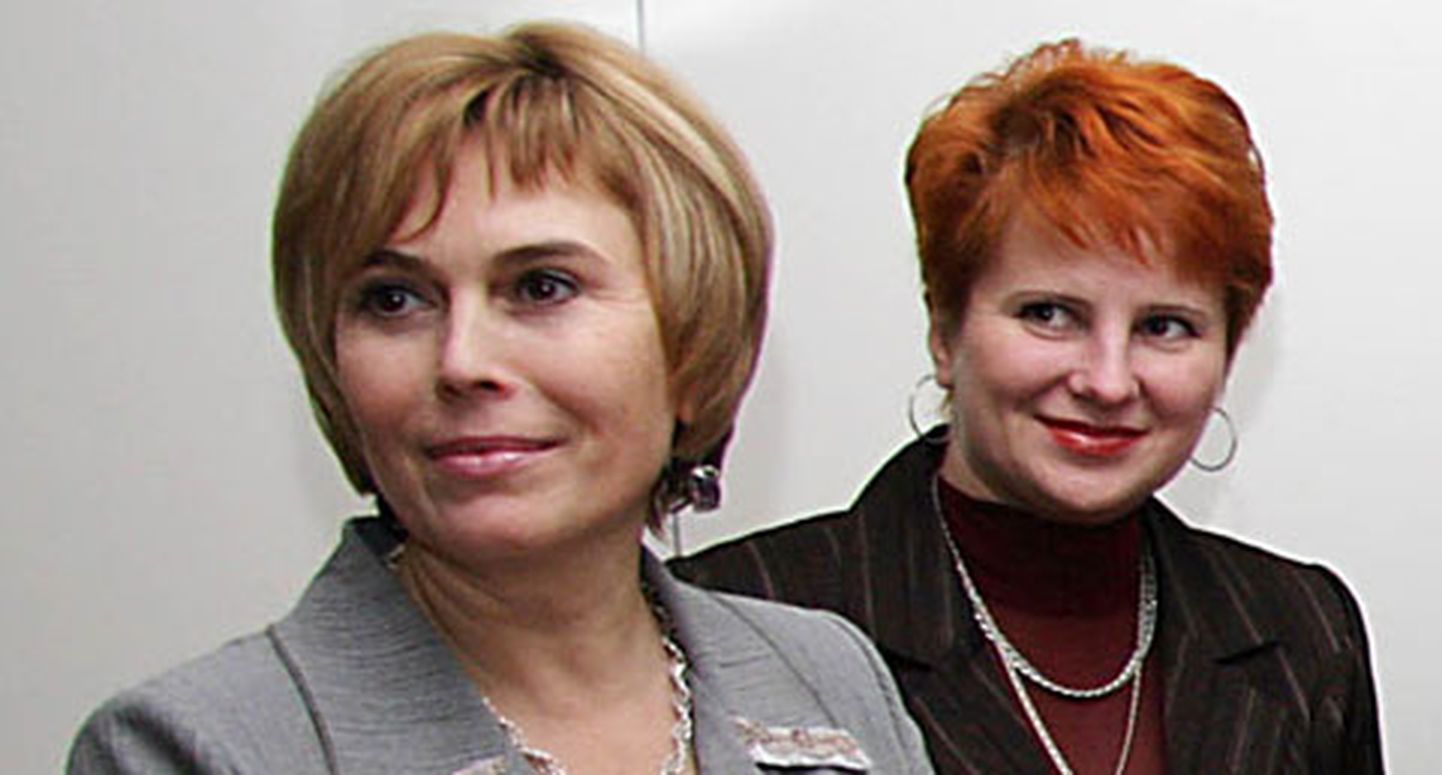 Riina Ivanova ja Viktoria Tsventarnaja olid mõlemad eelmises linnavalitsuses abilinnapead. Nüüd ei pea Tsventarnaja õigeks säilitada volikogus esimehe palgalist ametikohta, mis kuulub praegu Ivanovale.