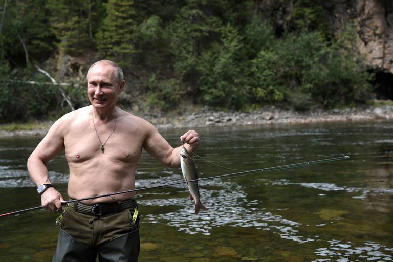 Vladimir Putin Siberis kala püüdmas