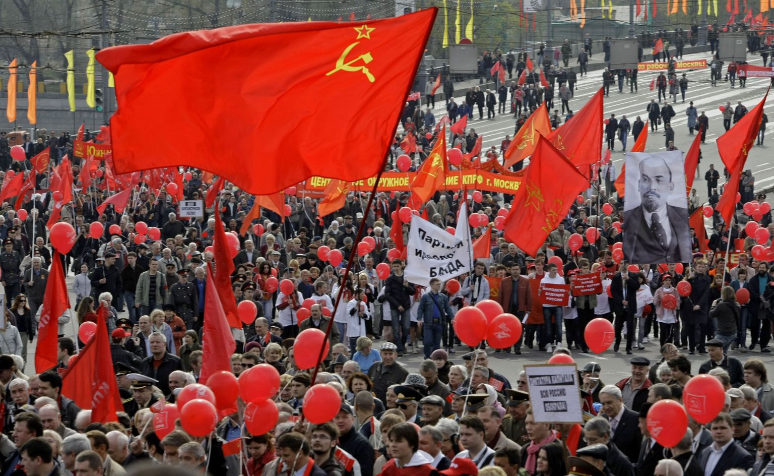Kommunistide poolehoidjad Moskvas 1. mail.