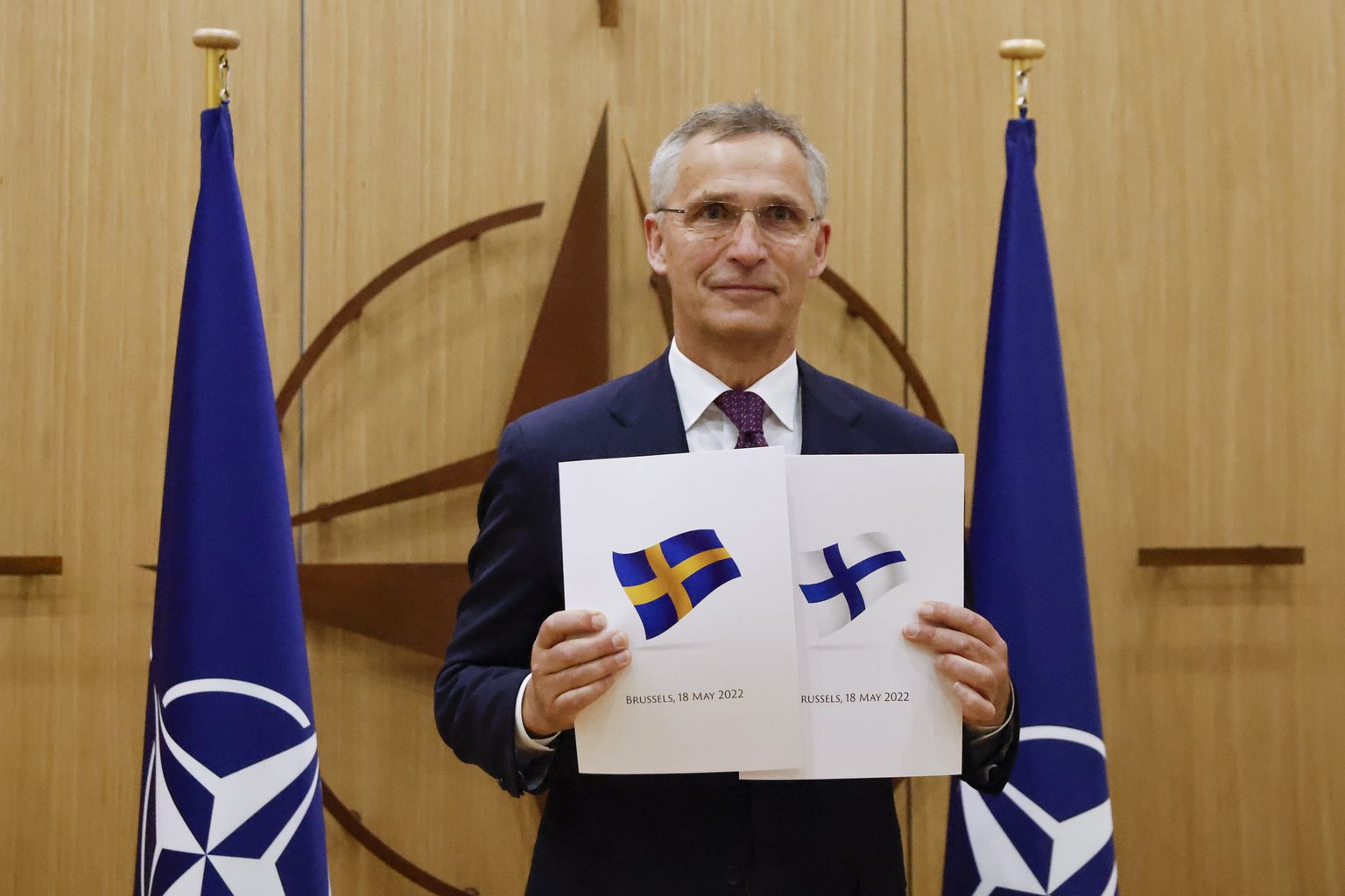 NATO peasekretär Jens Stoltenberg tseremoonial, kus  Rootsi ja Soome andsid üle liikmeks saamise taotlused.