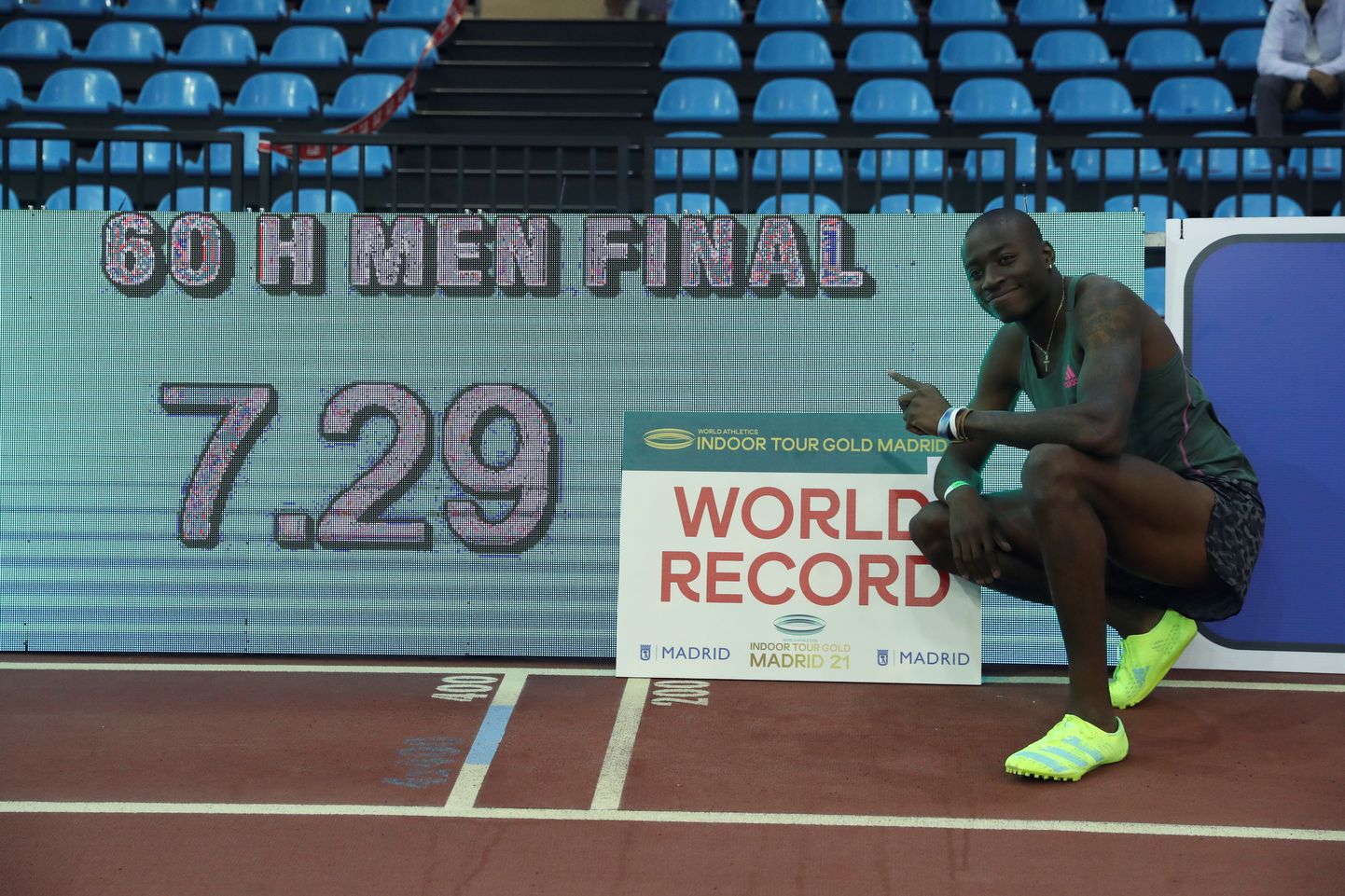 Grant Holloway püstitas Madridis uueks maailmarekordiks 7,29.