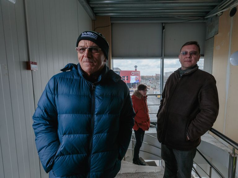 Олег Гросс прибыл в Нарву, и первым его встретил один из лидеров нарвских центристов Андрус Тамм.