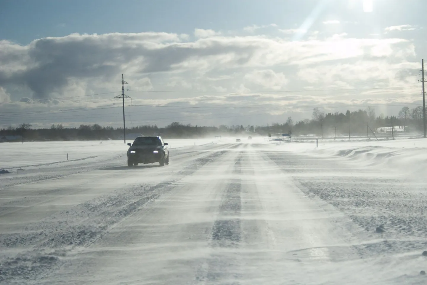 Lumesadu raskendab liiklusolusid