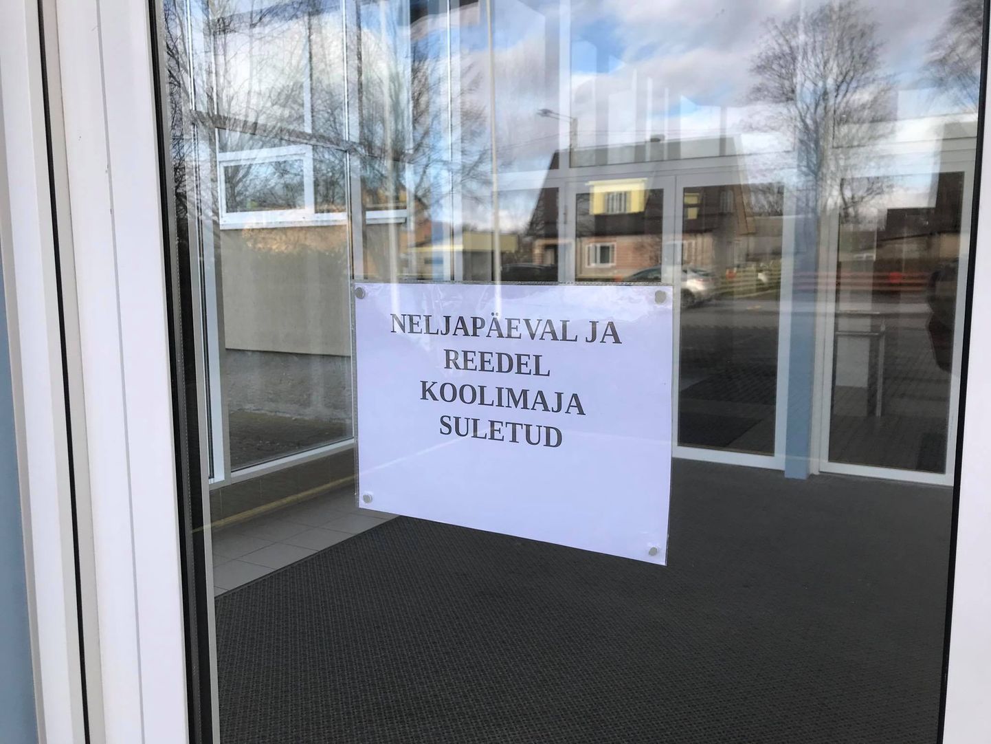 Saaremaa vallavalitsus otsustas koolid sulgeda.