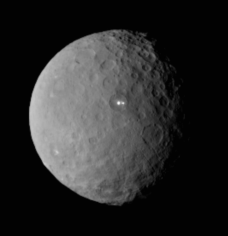 Nii asteroidiks kui kääbusplaneediks peetav Ceres