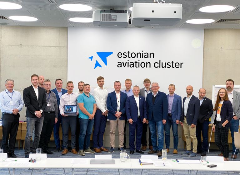 2019. aasta alguses loodud Eesti Lennundusklaster ühendab pea 20 lennundusettevõtet alates lennujaamast ja lennufirmadest kuni erinevaid teenuseid pakkuvate ettevõteteni hoolduse, IT-, logistika- ja transpordivaldkonnas.