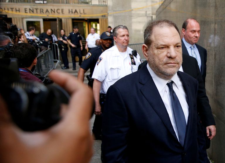 Harvey Weinstein andis end ise politseile üle ja nüüd ehitatakse tema vastu kohtukaasust üles.