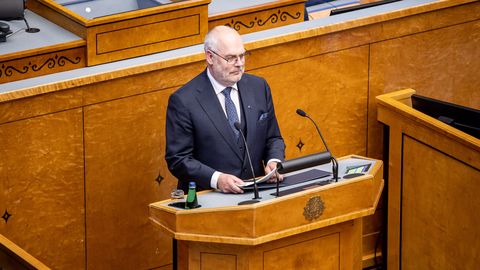 PRESIDENT ALAR KARIS ⟩ President võib oma tööd tehes rehkendada riigikogu liikmete pahameelega