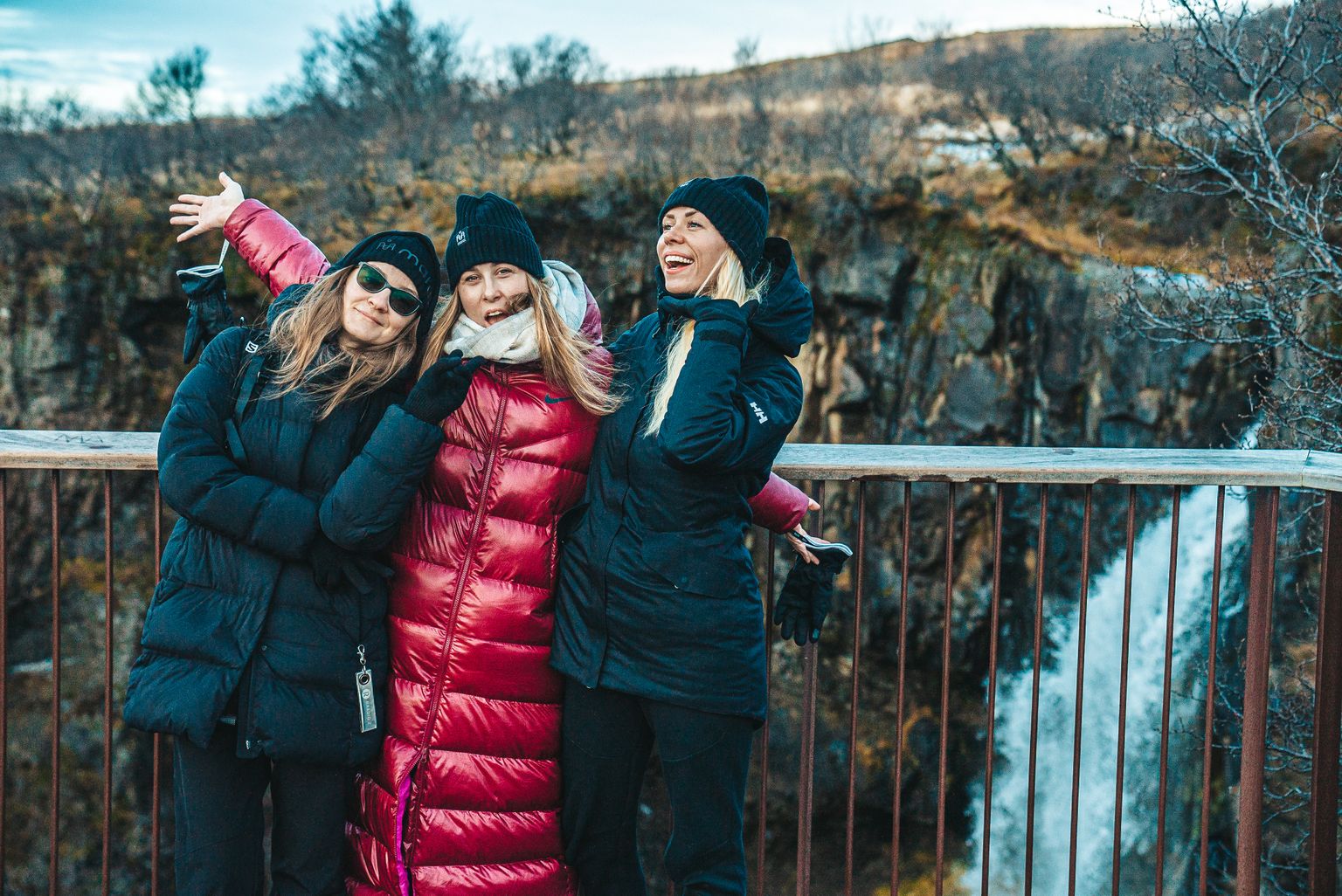 «Kolm naist karavanis» Islandil: Carola Madis, Kristel Aaslaid ja Eeva Esse.