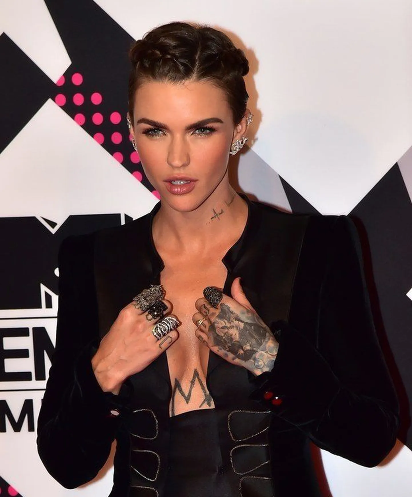 Antonini juveelide kuulsaid kandjaid.
Ruby Rose