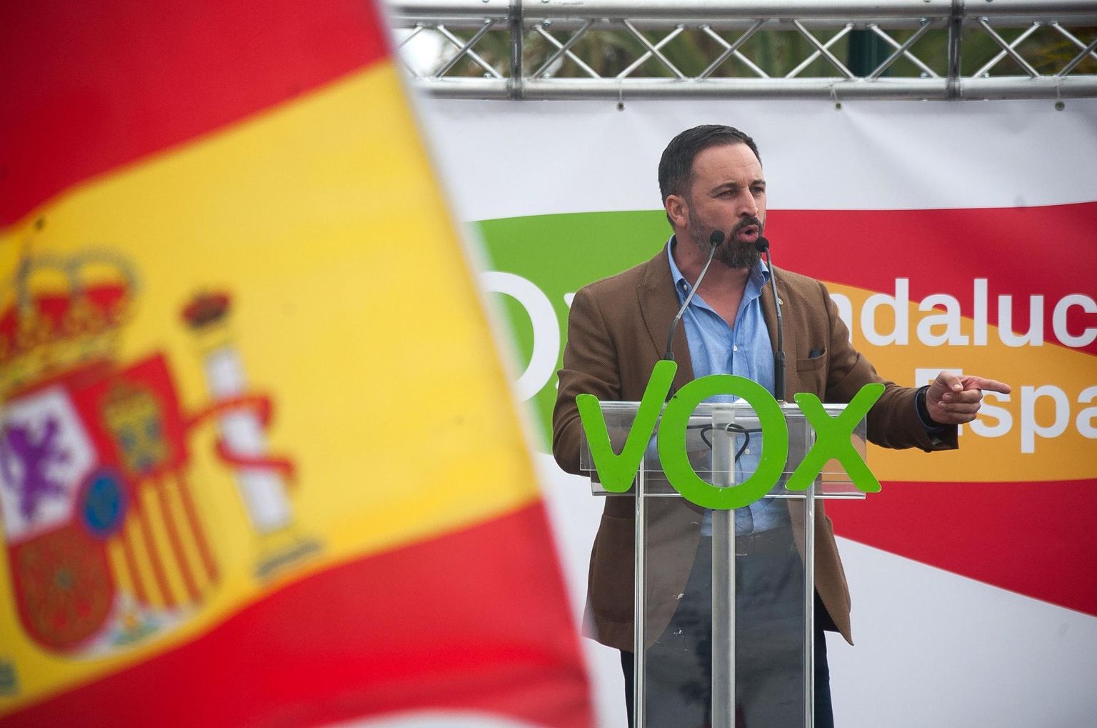 Voxi liider Santiago Abascal kampaaniaüritusel. Voxi tulemus Andaluusia valimistel näitas, et Hispaania poliitikas tuleb arvestada uue jõuga.