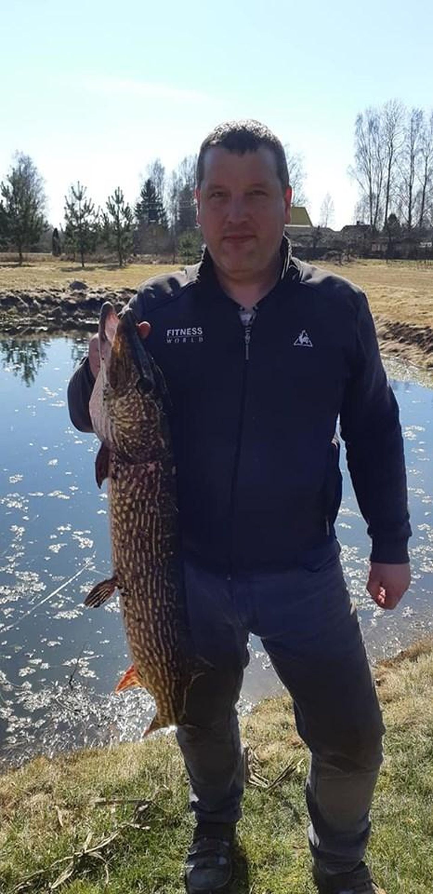 Antsla mees Marko Musto püüdis Võrumaalt Kobela järvestikust 6,1-kilose ja 93 sentimeetri pikkuse haugi. Kala peast sai tehtud trofee.