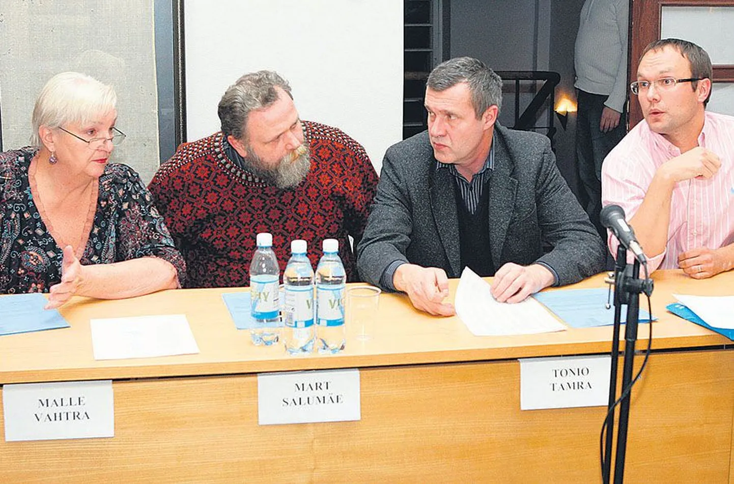 Kampaania tõi valimisliidule Kodune Viljandi seitse volikogu kohta. Ehkki fraktsiooni esimees Randel Länts (paremal) on ametikohustuste tõttu
enamasti Brüsselis, ei takista see teda istungitel osalemast.