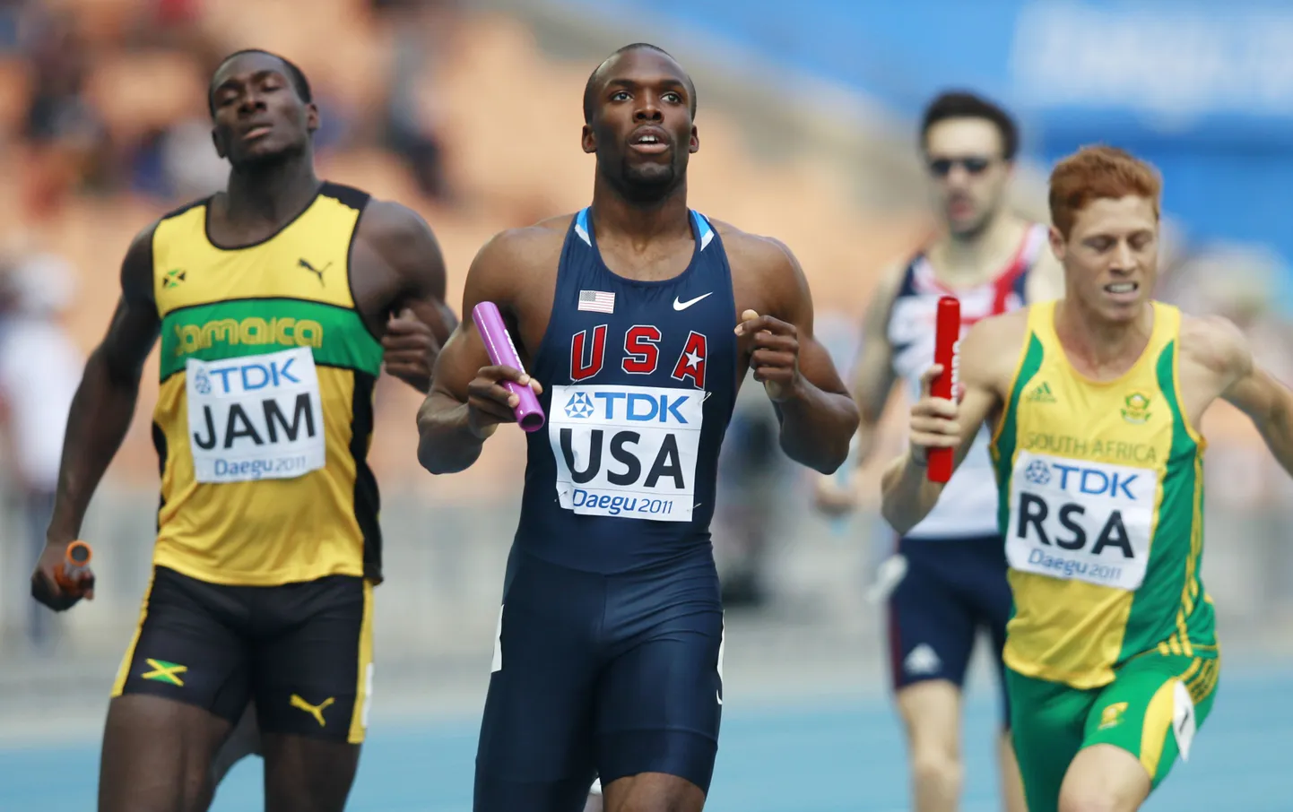 USA ankrumees LaShawn Merritt (keskel)