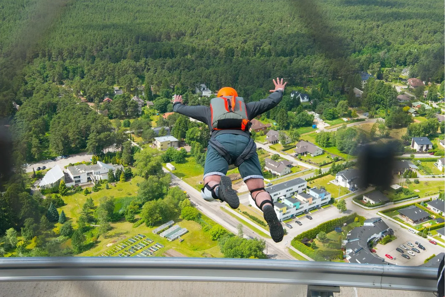 Teletorni langevarjuhüpe