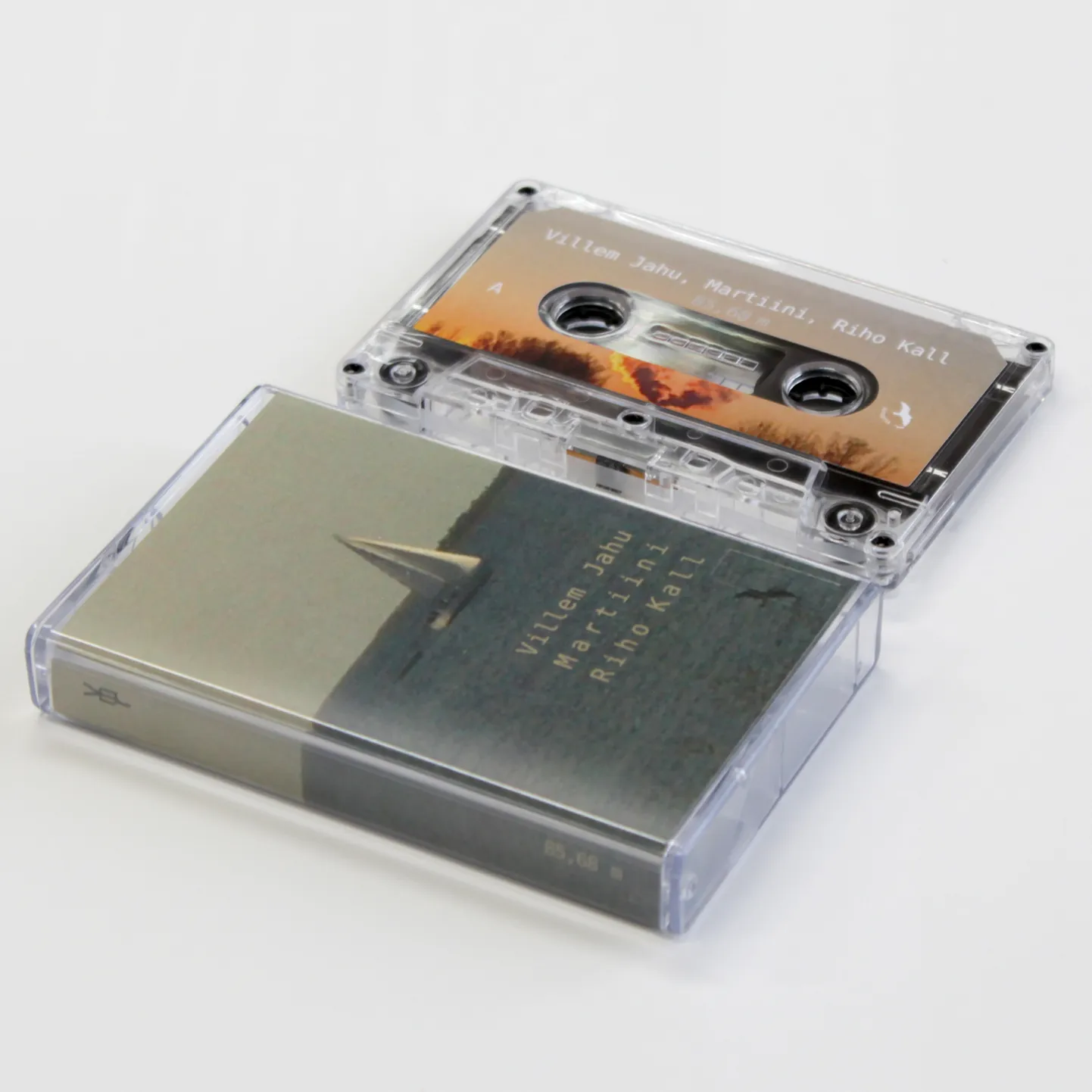 Eksperimentaalmuusikute Villem Jahu, Martiini ja Riho Kalli ühisimprovisatsioonide album «85,68 m».