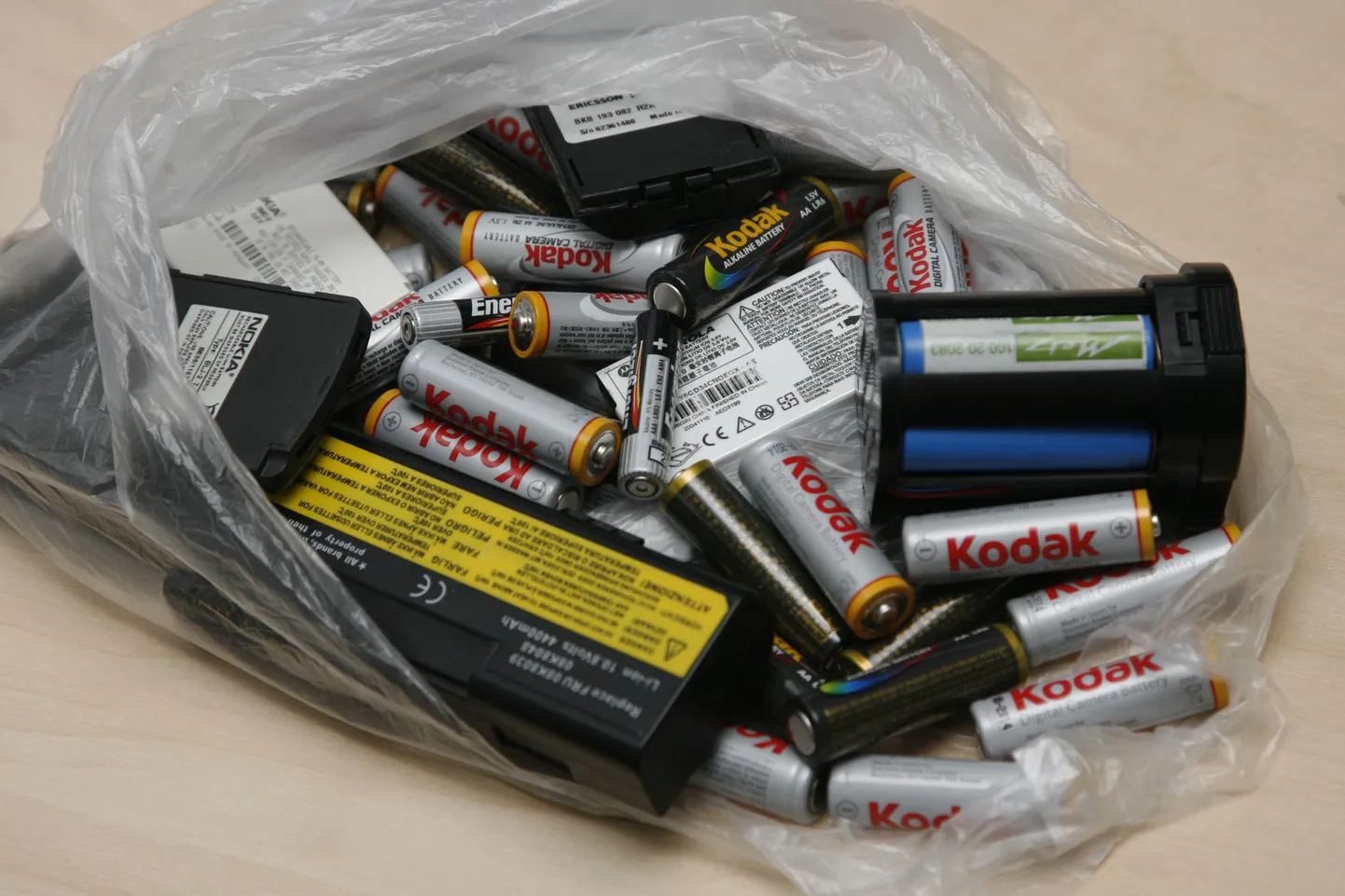 60 protsenti inimestest viskab patareisid lihtsalt prügikasti.