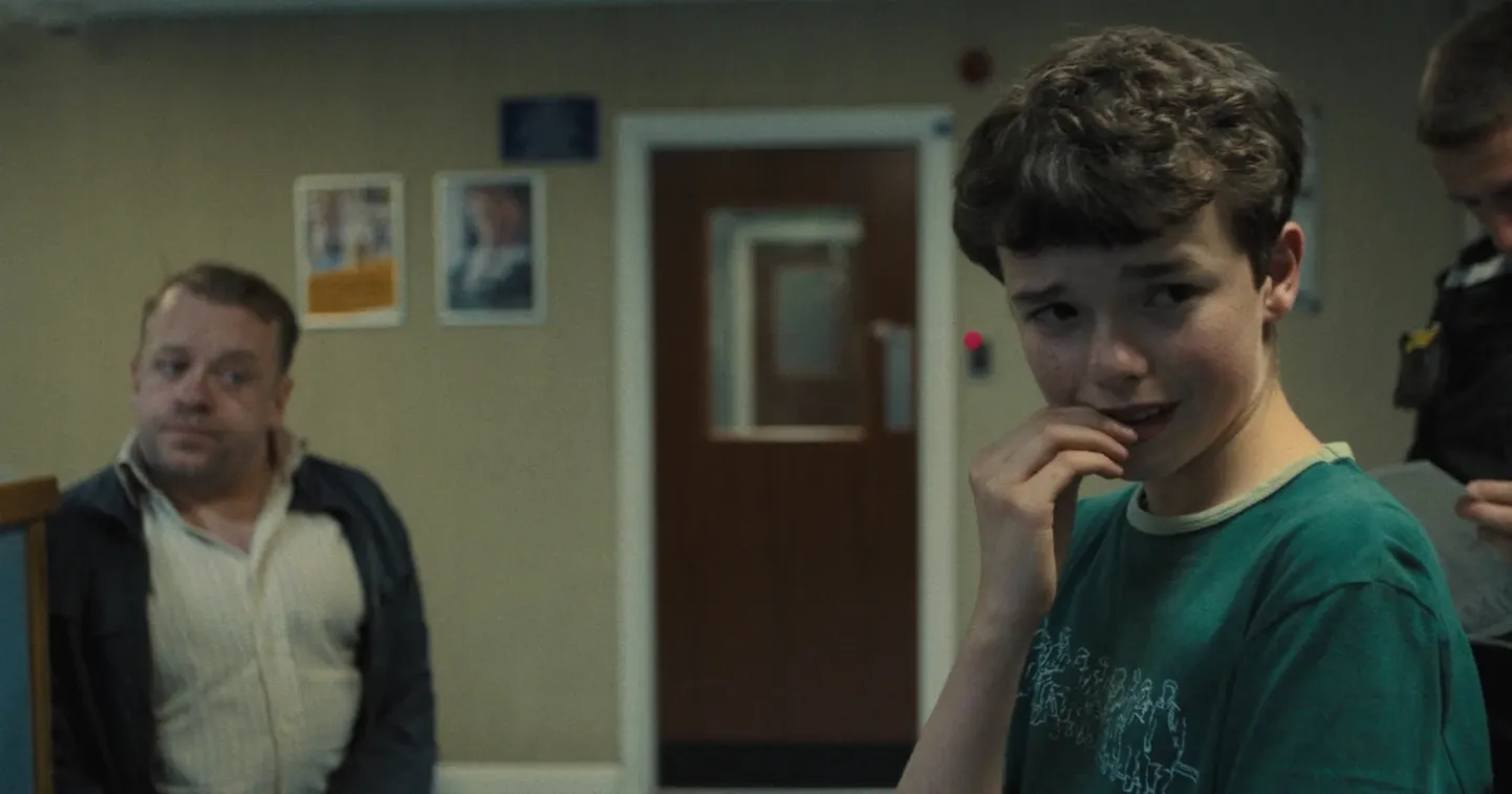 Jaunā "Netflix" seriāla "Pusaudzība" ("Adolescence") galvenais varonis
