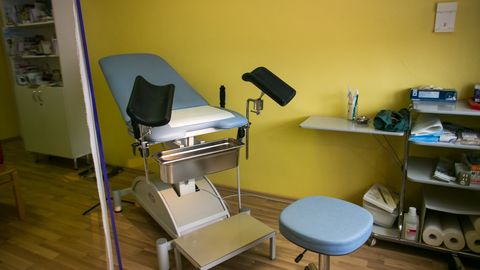 ANNIKA OJA ⟩ Arstiabi allakäigu järgmine aste: nägime tagajärgi juba aastate eest Hiiumaa naisega juhtunu pealt