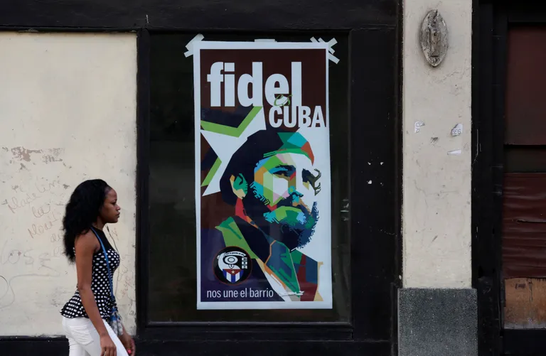 Plakat, millel on kujutatud Fidel Castrot. Kiri plakatil: «Fidel on Kuuba». Foto: Scanpix