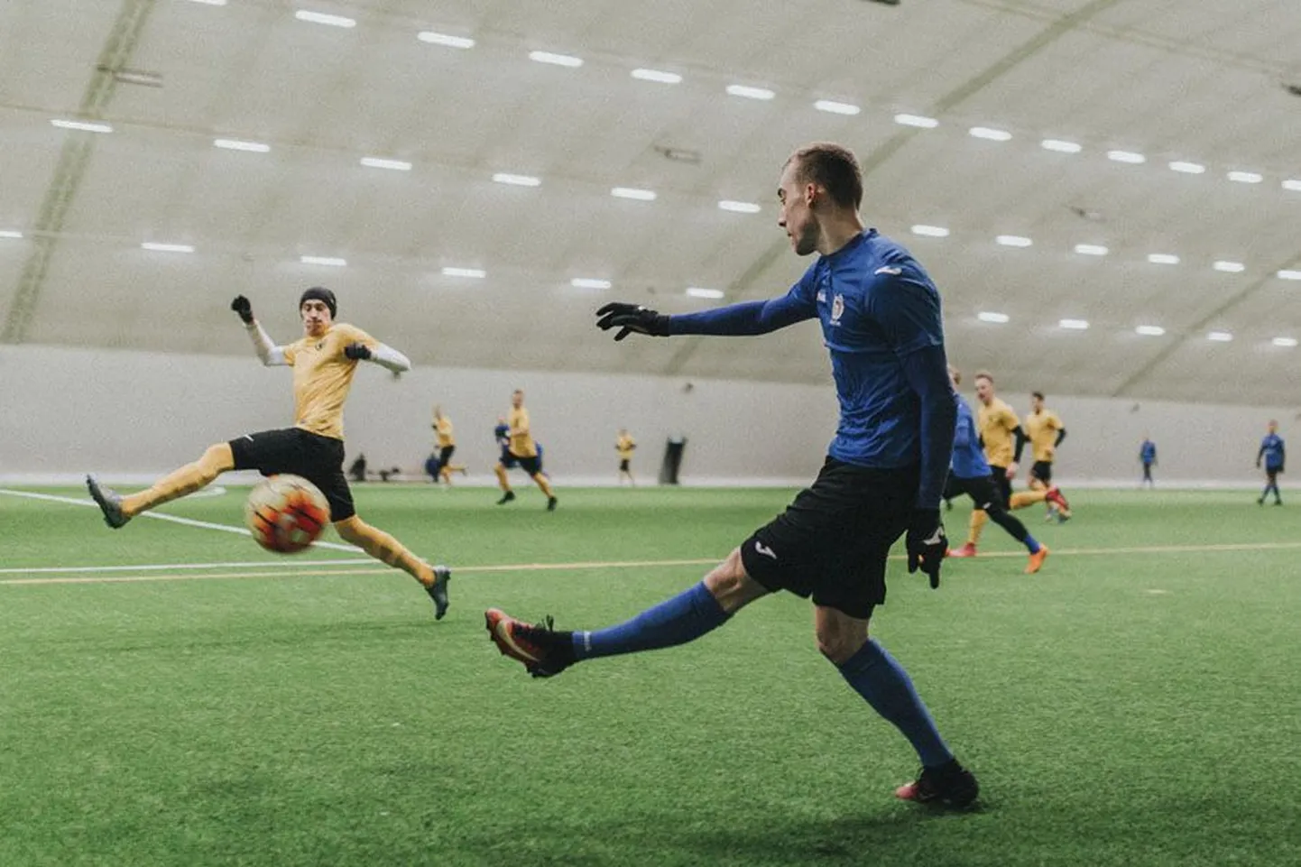 Hooajaks valmistuv Viljandi Tuleviku jalgpalliklubi meeskond on taliturniiril seni pidanud kaks kohtumist ja mõlemad on andnud viigi.