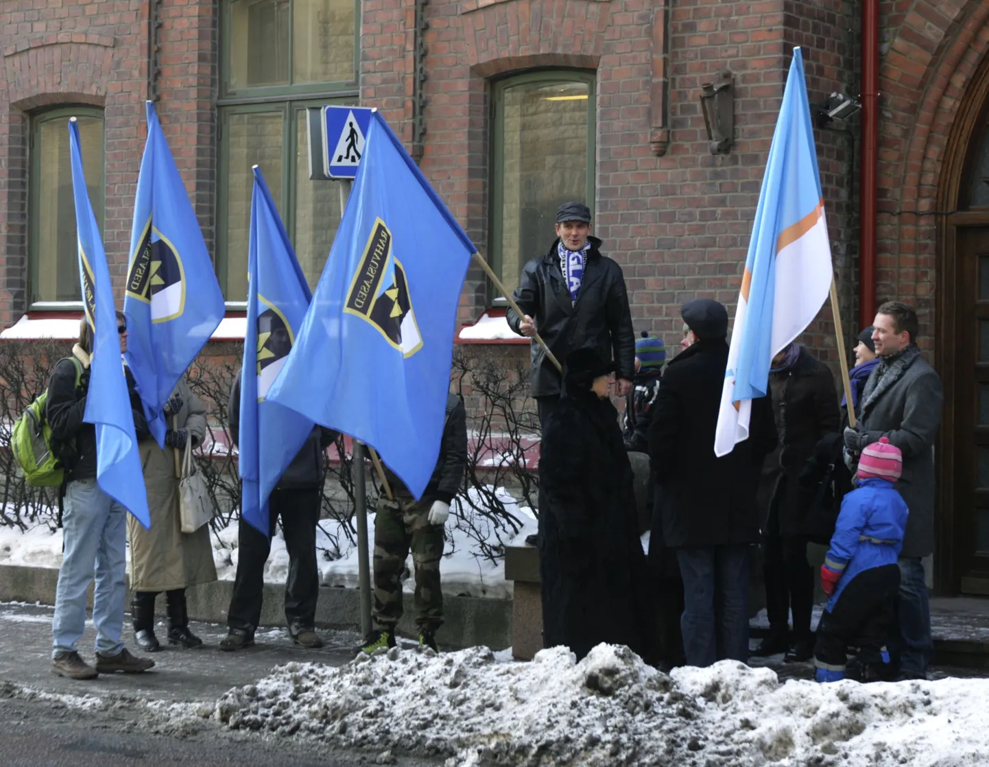 Toetus lätlastele Tõnismäel.
