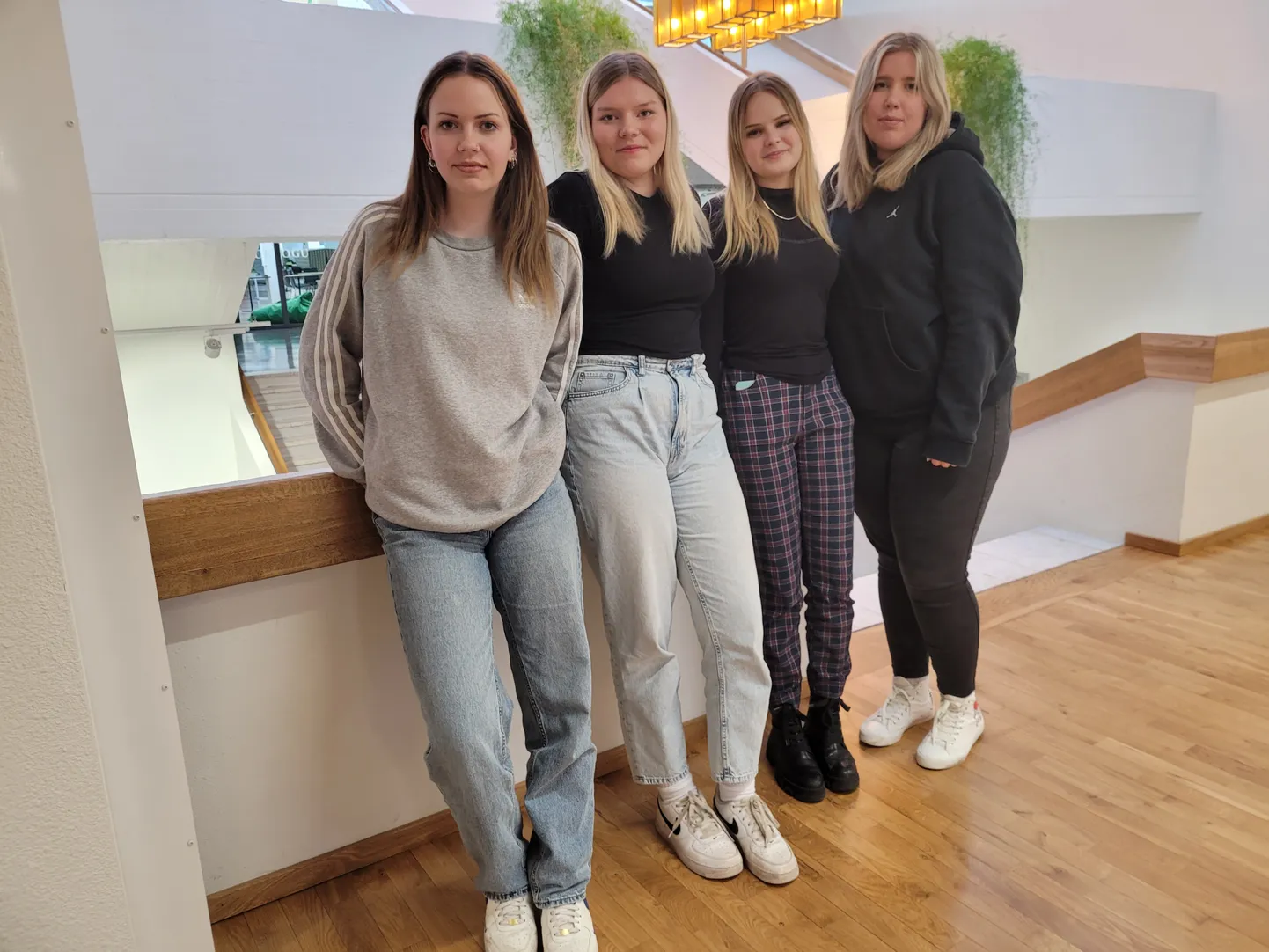 Lümanda kooli ja Saaremaa au kaitsesid Kärt Tiitson, Senna Soome, Vanessa Vihman ja Friida Põld.