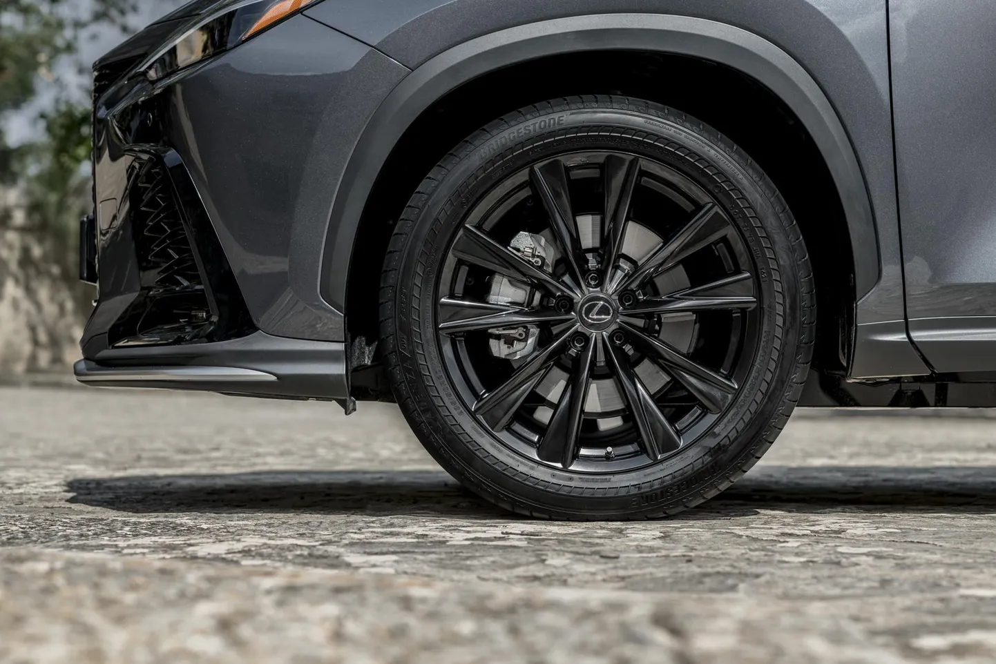 Lexus NX 450h+.