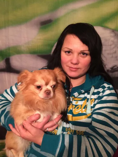 Irina ja tema koer Pussik. Foto: