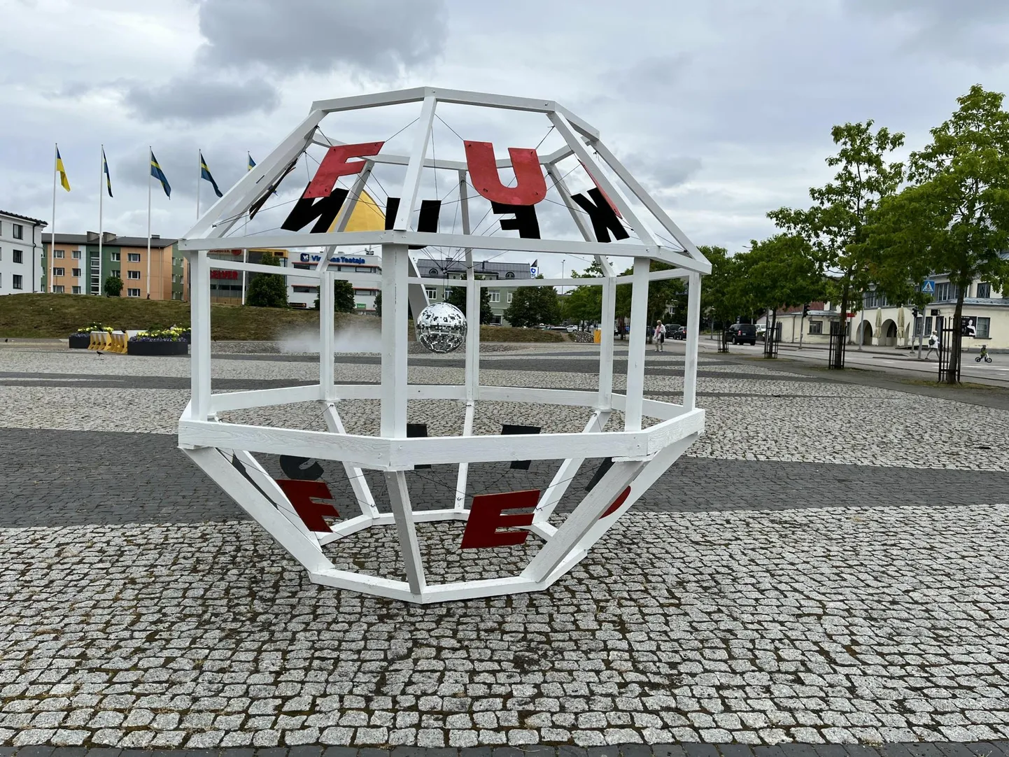 Funkfesti reklaam Rakvere Keskväljakul.