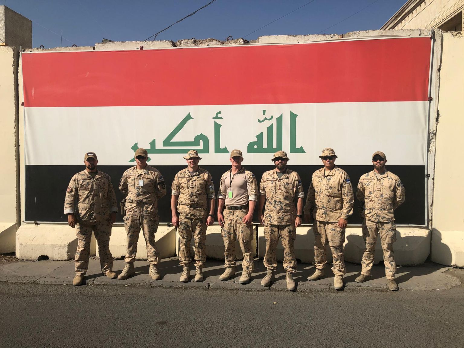 Eesti kaitseväe Iraagi kontingent. Kaitseväe juhataja Martin Heremi sõnul liiguvad Iraagis teenivad Eesti sõdurid Iraagist Kuveiti.