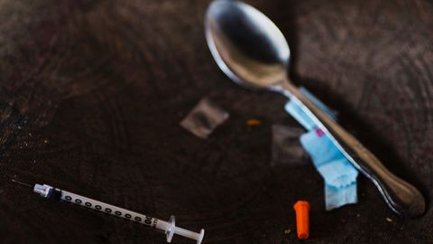 Bērnu atrod ar heroīna karoti mutē. Igaunietes pos