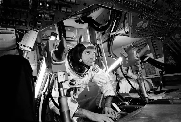 Astronaut Michael Collins harjutab Apollo 11 missiooniks.