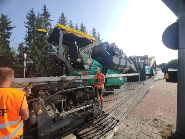 TREF teeb vahtbituumeniasfaldiga rohepööret