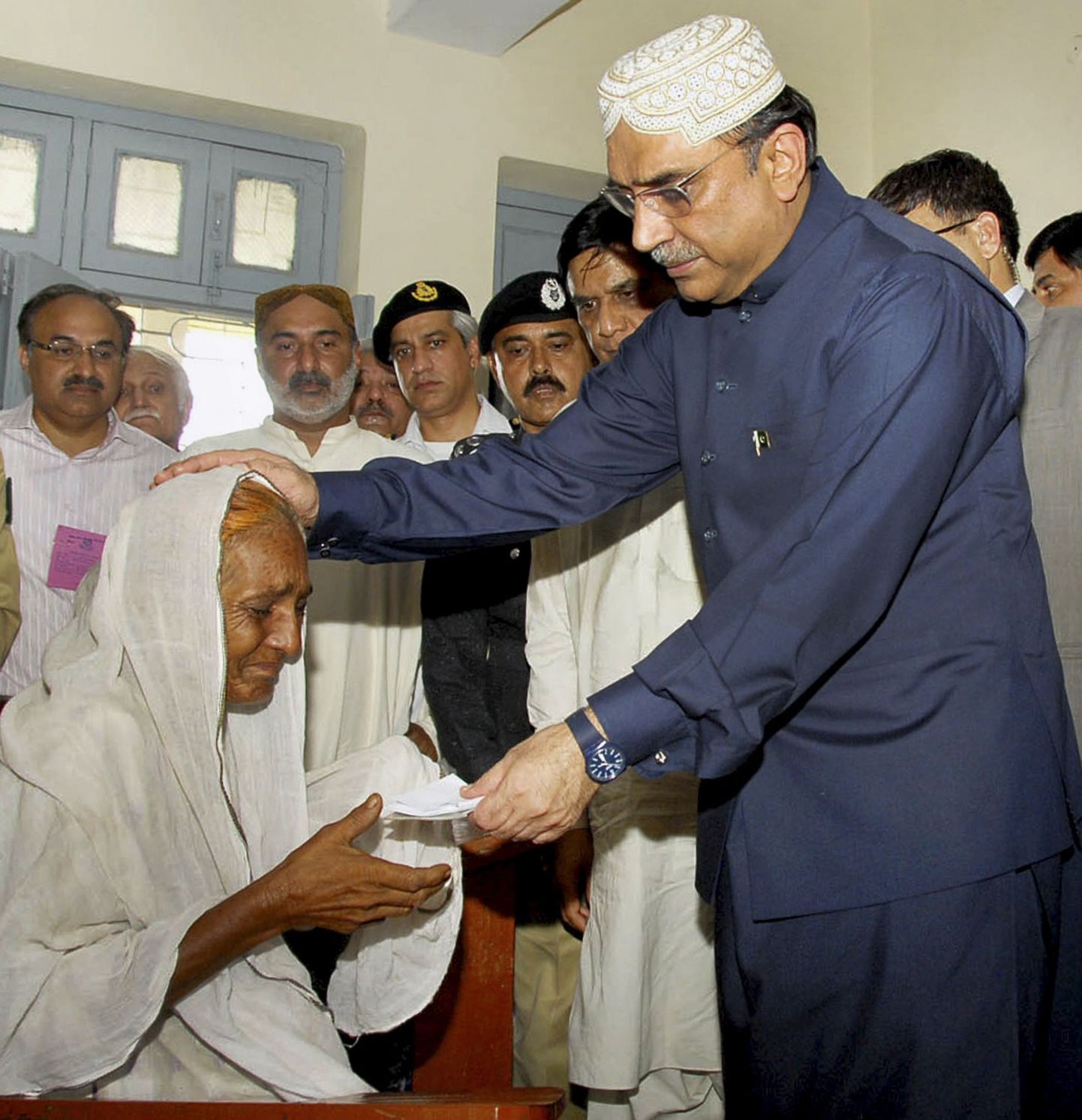 Pakistani president Asif Ali Zardari kohalikke külastamas