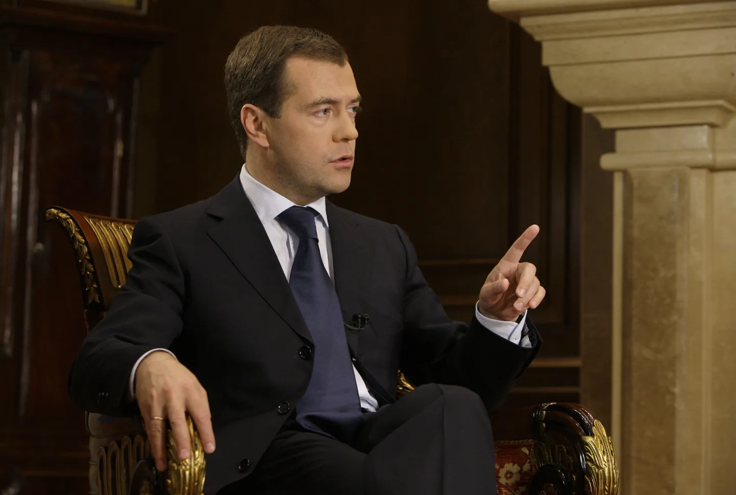 Dmitri Medvedev annab intervjuus Hiina telekanalile CCTV (China Central Television)