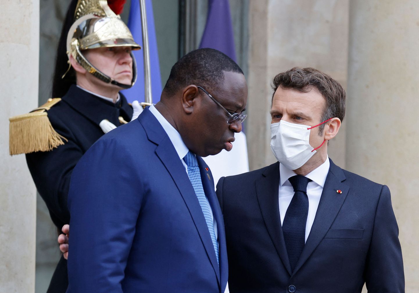 Senegali president ja Aafrika Liidu juht Macky Sall (vasakul) ja Prantsuse president Emmanuel Macron kohtumisel Élysée palees.17. veebruar 2022.