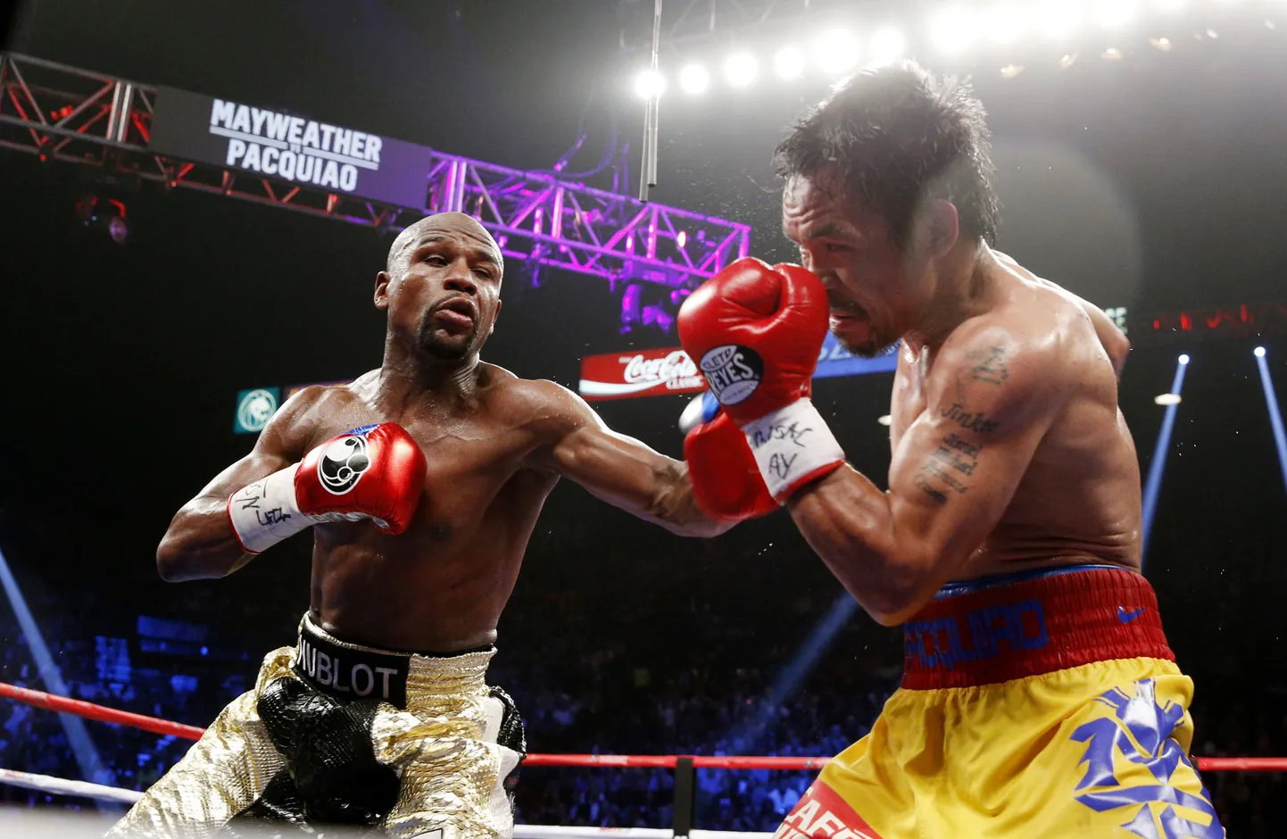 Floyd Mayweather jr (vasakul) ja Manny Pacquiao.