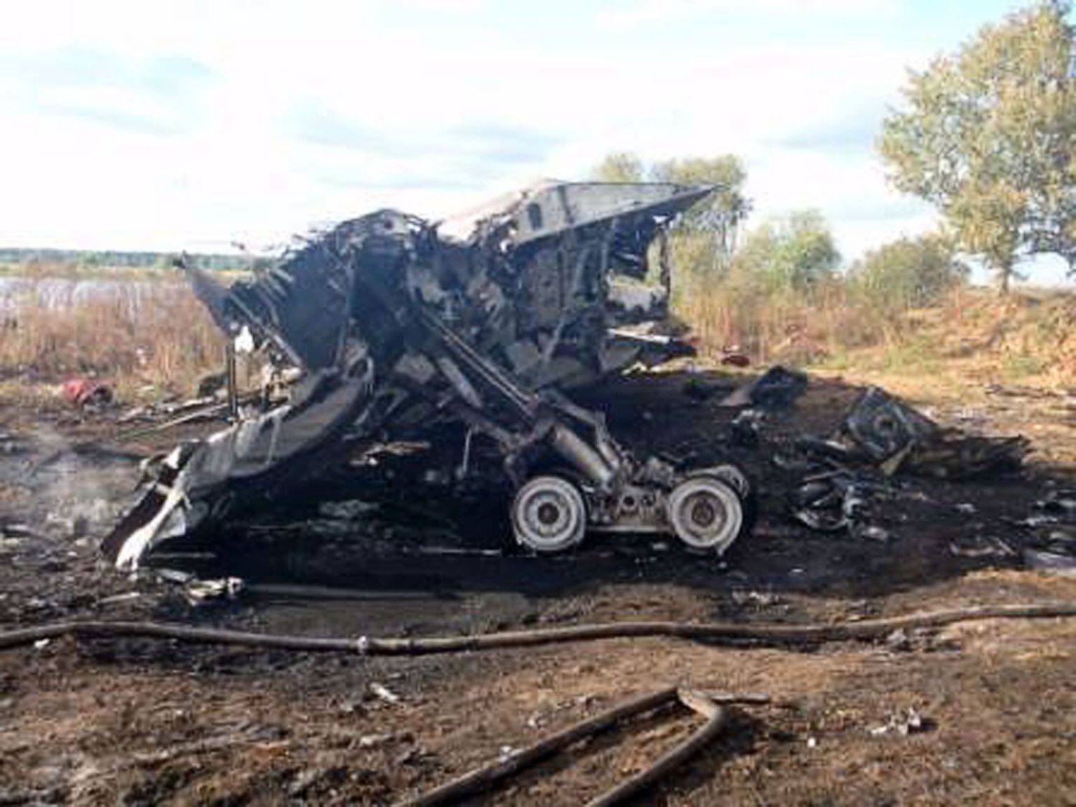 Хк локомотив ярославль авиакатастрофа. Хк локомотив ярославль авиакатастрофа. Кто выжил в авиакатастрофе в ярославле. Локомотив 2011 катастрофа. Як 42 ярославль крушение.