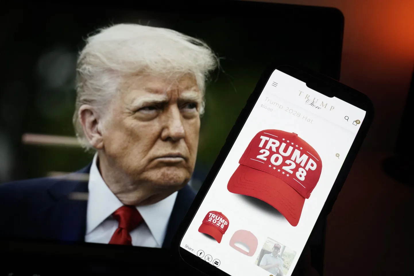 Trump paiskas müüki oma 2028. aasta presidendikampaania materjali.