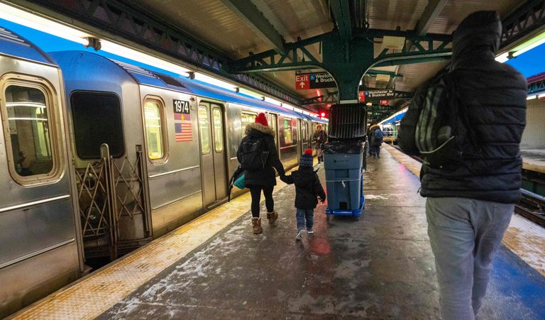 New Yorgi metroole heidetakse ette hilinemisi, räpasust ja õnnetusi.