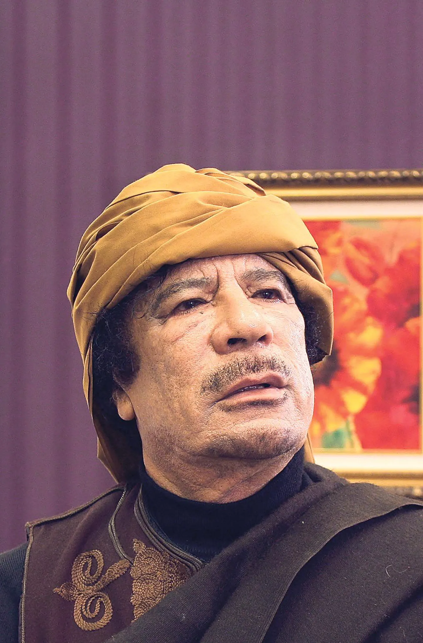 Kavalpeana tuntud Muammar al-Gaddafi otsib praegu võimalusi, kuidas kehvast olukorrast endale võimalikult kasulikumalt välja tulla.