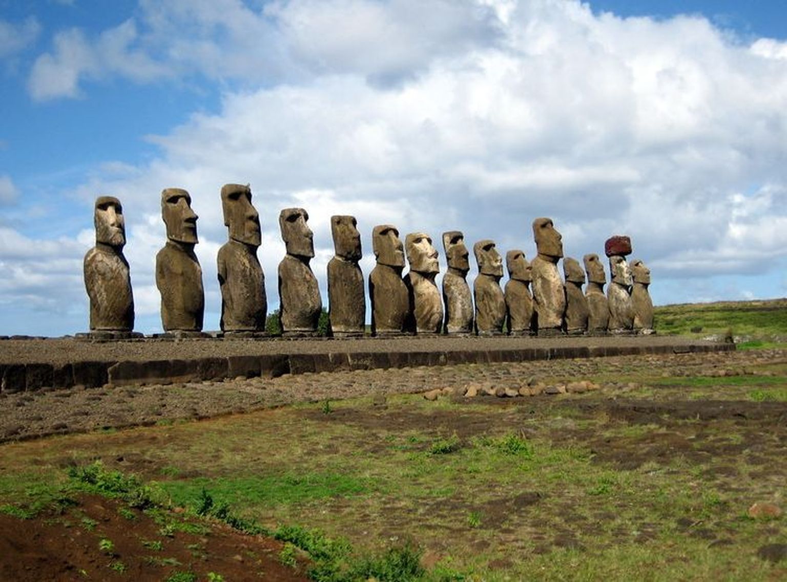 Lihavõttesaare rapamütsiin aitab eluiga pikendada? Fotol kuulsaid moai kujud