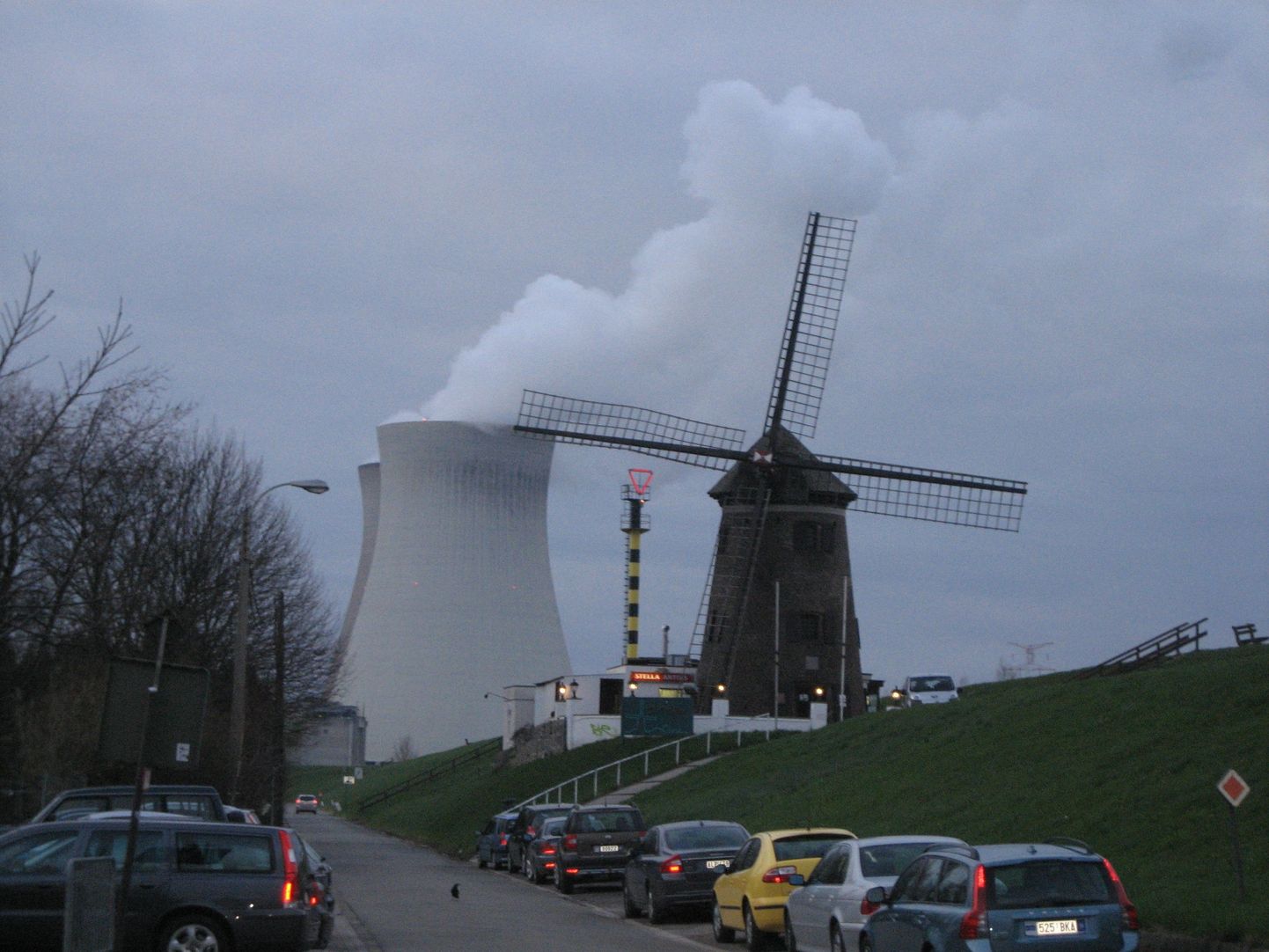 Belgia nelja reaktoriga tuumajaam Doel asub seitsme kilomeetri kaugusel miljonilinnast Antwer­pe­nist.