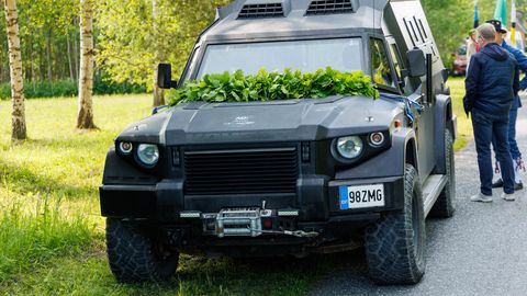 FOTOD ⟩ Eestis pandi müüki haruldane soomushiiglane, mille taust peidab üllatavat lugu