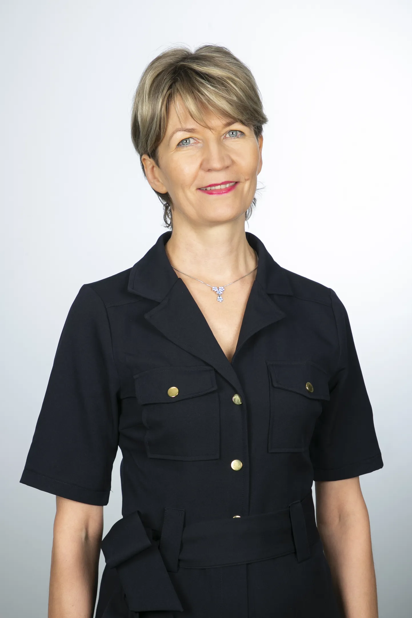 Krista Vapper, Lääne-Tallinna keskhaigla hambaravikliiniku juhataja (Parempoolsed).