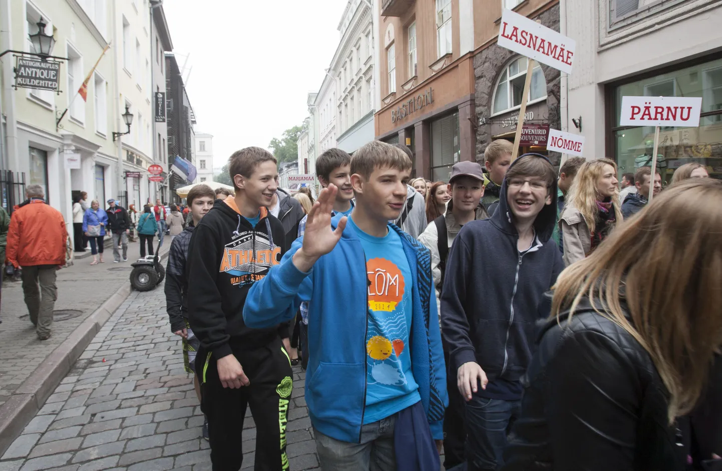 Õpilasmaleva avarongkäik 2014. aastal.