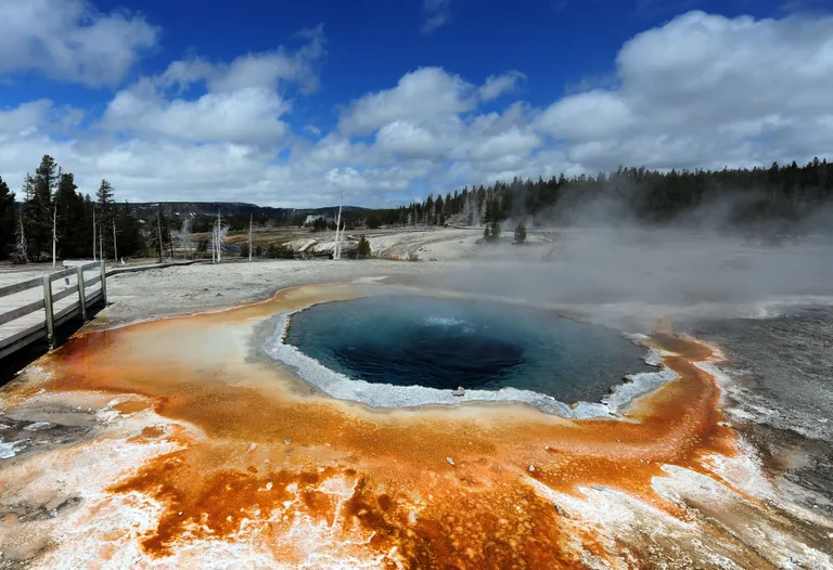 Üks Yellowstone'i rahvuspargi kuumaveeallikatest